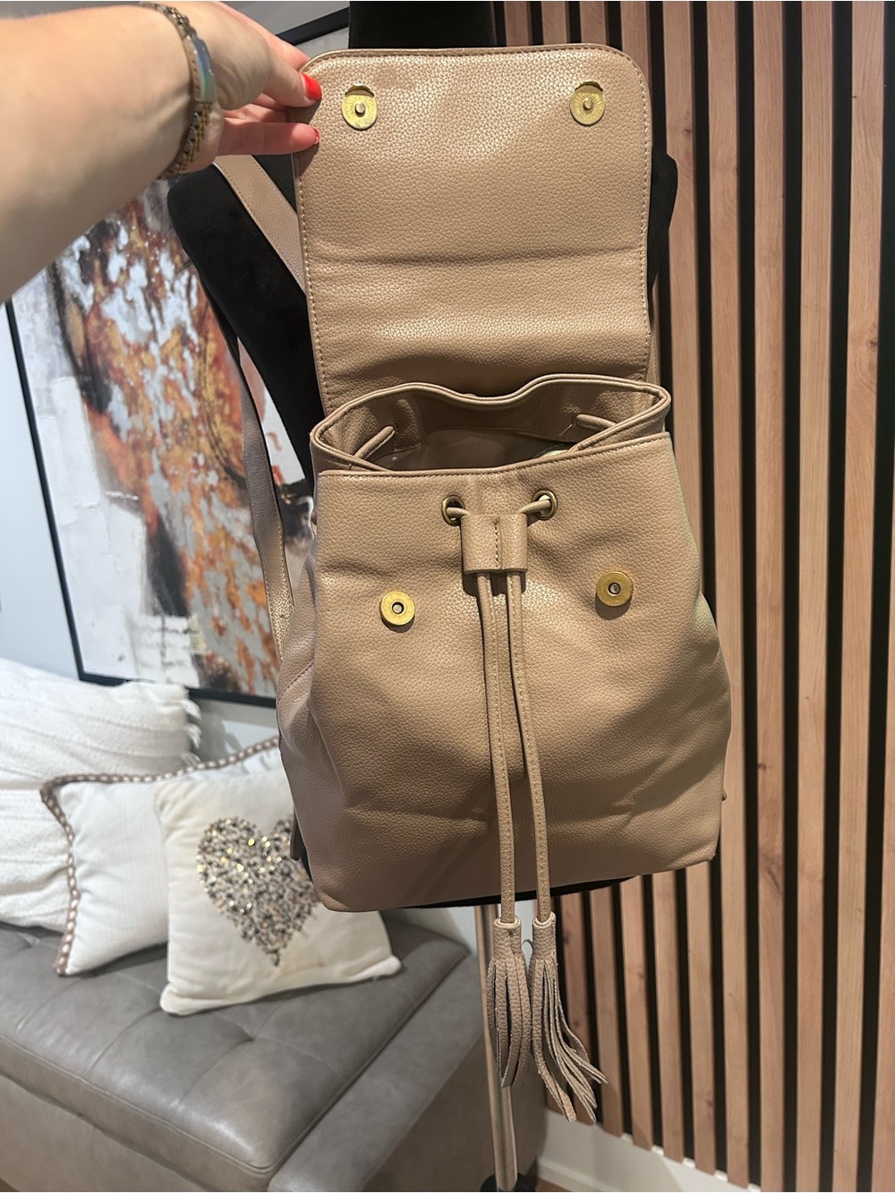 Gucci Pink Beige Leather Drawstring Backpack with Gold GG - Picture 2 of 6